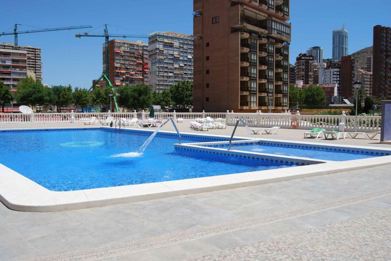 Апартаменти Gestion Inmobiliaria Carmona Rent Бенідорм Екстер'єр фото